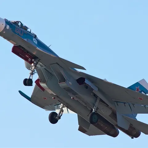 Сили безпілотних систем уразили Су-33 і Мі-8 в Анапі та судна біля Новоросійська