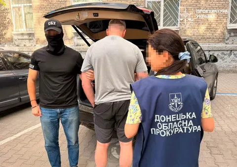 Жителя Прикарпаття підозрюють в організації схеми зняття з обліку за $22 тис.