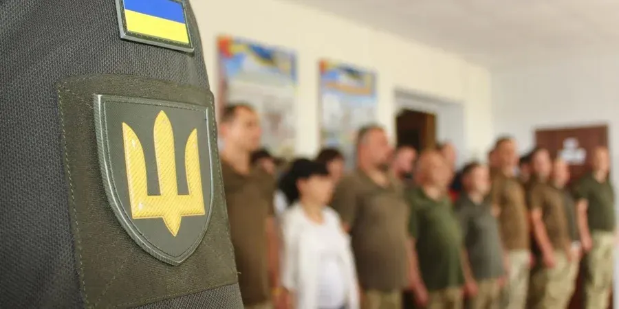 Двом екскерівникам Мукачівського ТЦК оголосили підозри у списанні військових