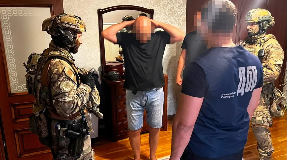 Екскерівників Мукачівського ТЦК затримали через незаконне списання 1577 чоловіків