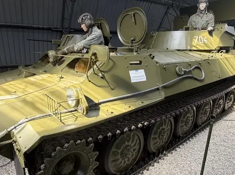 Данський музей передав Україні БМП-1 та МТ-ЛБ