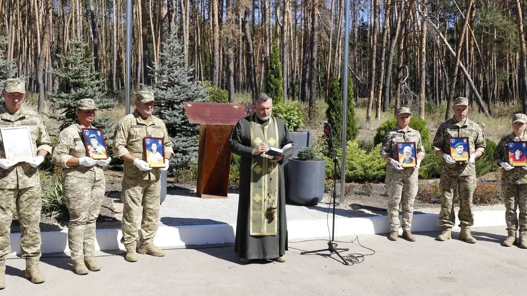 На Харківщині відкрили пам'ятний знак шістьом загиблим прикордонникам