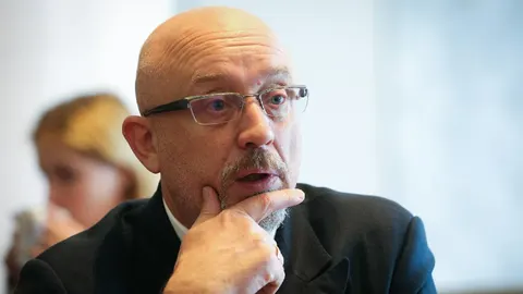 Резніков пропонує обговорити військову підготовку жінок
