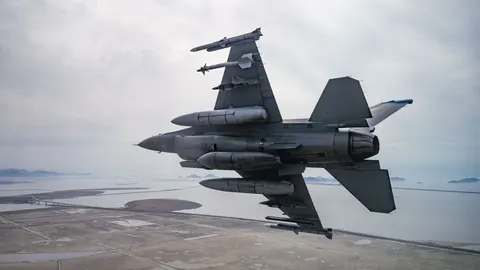 Повітряні сили: F-16 бракує ракет AIM-9 та AIM-120, реактивні дрони збивають гар