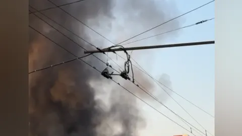 Атака на Дніпро: удар по торговому центру, пожежа