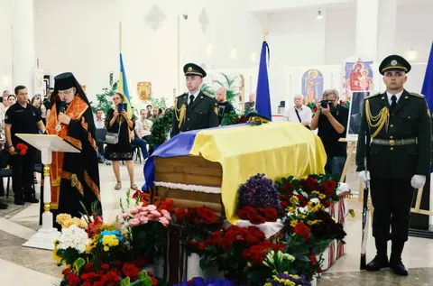 Прах Коновальця повертається в Україну після 88 років