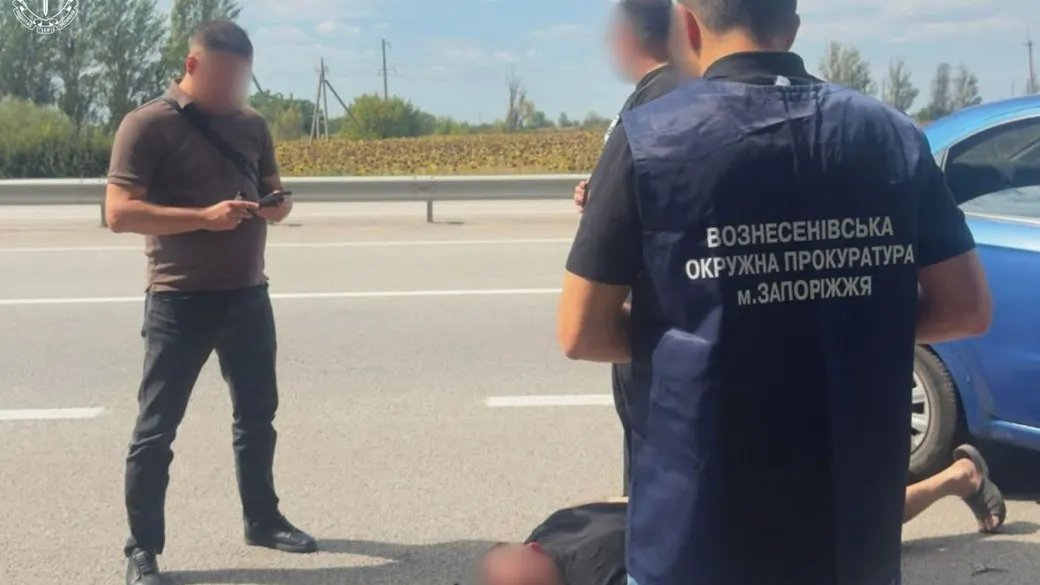 У Запоріжжі затримали підозрюваного в організації виїзду чоловіків за кордон за $8000