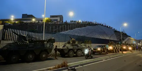 Іспанія відправляє військових до Сеути після прориву кордону мігрантами