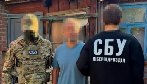 СБУ затримала інформатора РФ, який шпигував за військовими у Харкові