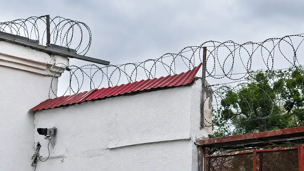 ДКВС спростувала інформацію про втечу полонених з колонії на Харківщині