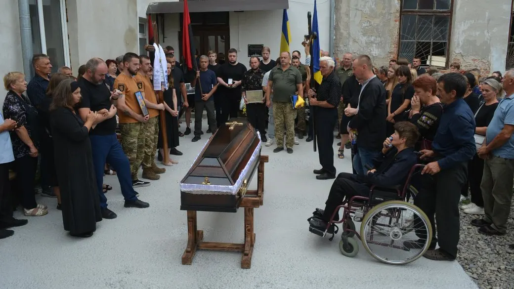 На Тернопільщині попрощалися з 23-річним прикордонником Андрієм Іскоростенським