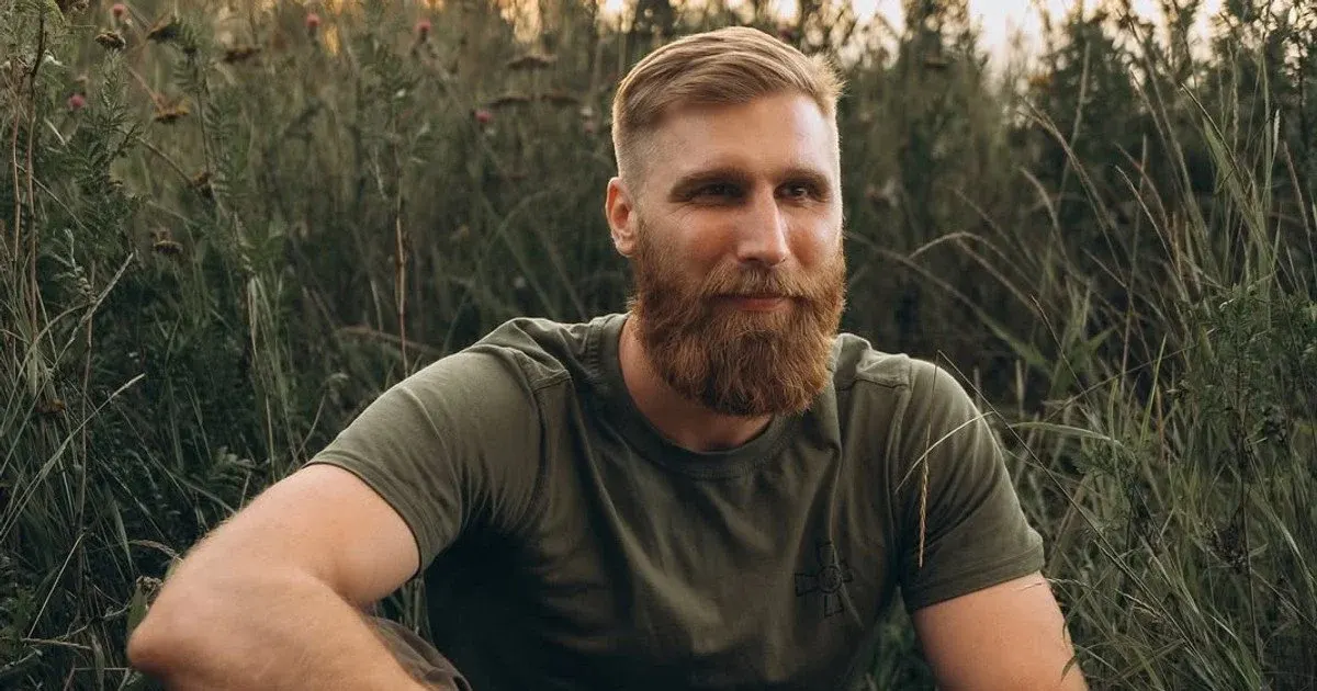 Павло Вишебаба з дружиною влаштували романтичну фотосесію в лісі