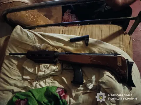 На Самбірщині у чоловіка вилучили незаконну гвинтівку та набої