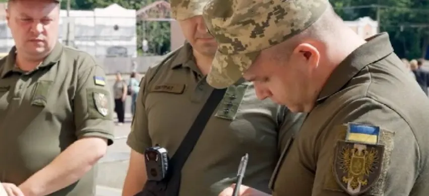 Уряд розгляне петицію про окрему форму для співробітників ТЦК