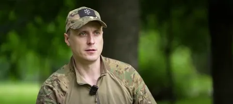 Ротації на передовій: як боєць «Фаза» з 21 ОМБр проводить побратимів через кілзо