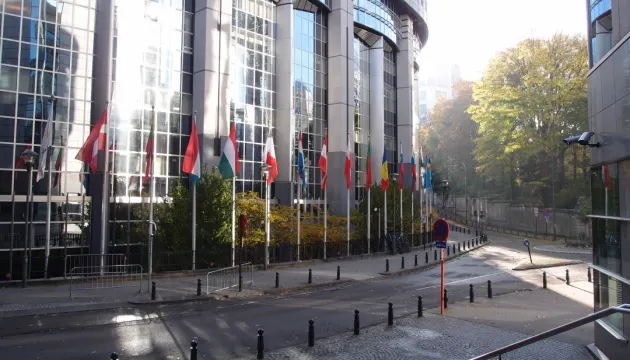 Європарламент схвалив три акти Omnibus V: випробування в Україні можна фінансувати з Європейського оборонного фонду