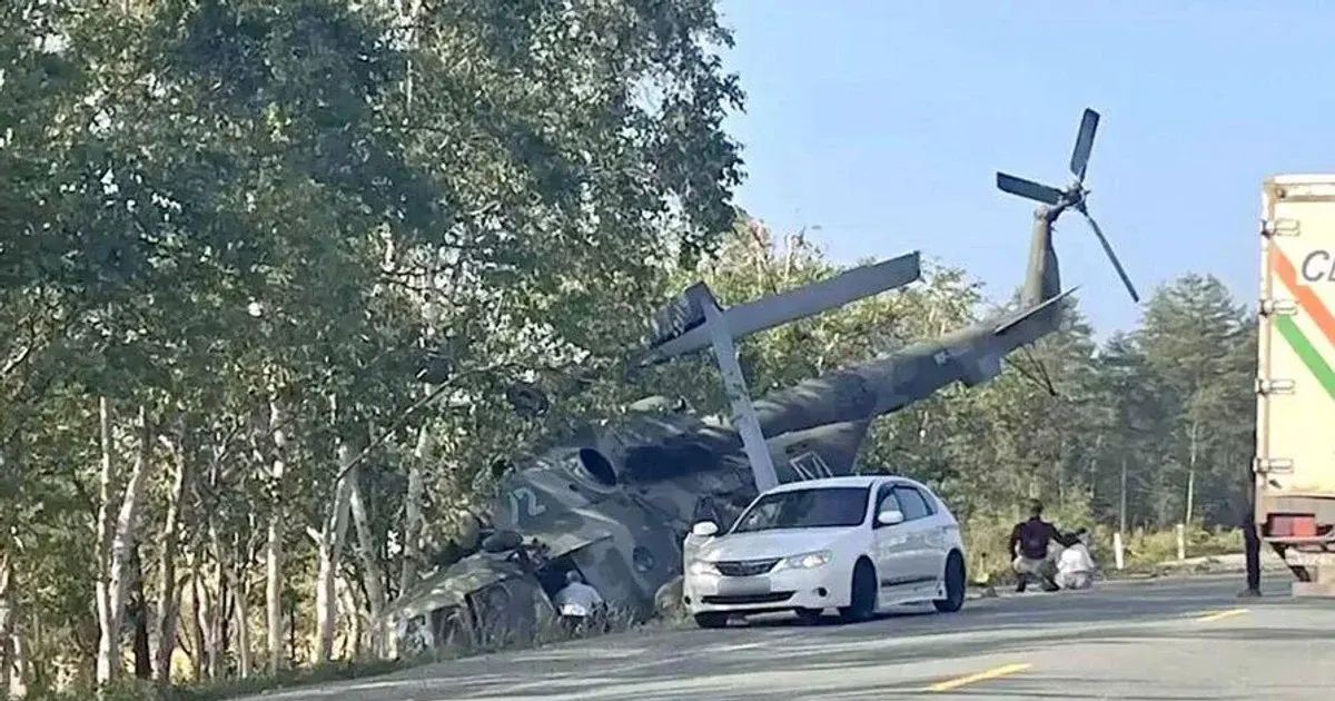 У Росії Мі-8 здійснив аварійну посадку на трасі на Сахаліні