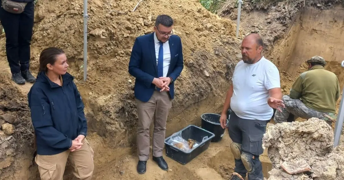 На Голосківському кладовищі у Львові ексгумували останки 89 військових