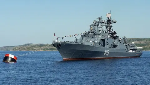 Росія стягує фрегат із «Калібрами» та есмінець до Балтики — Bild