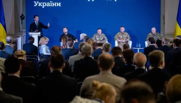 У Києві дипломати вперше зустрілися з військовим керівництвом у розширеному складі