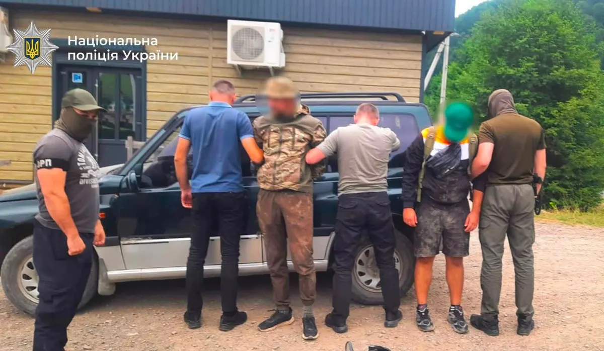 На Верховинщині затримали чоловіка за спробу переправити ухилянта за 3 тисячі доларів