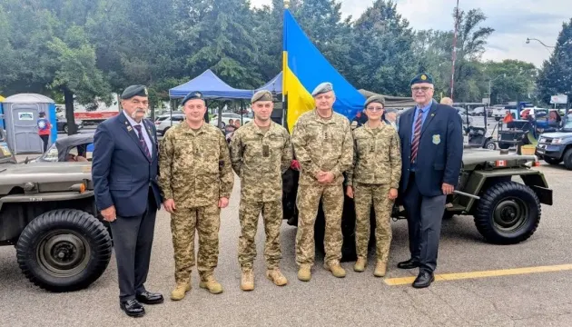 Українські військові вперше за три роки взяли участь у параді в Торонто