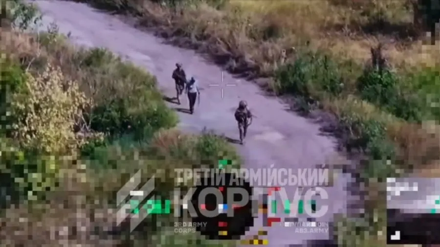 На Лиманському напрямку військові вивезли пенсіонера, у якого відмовили ноги