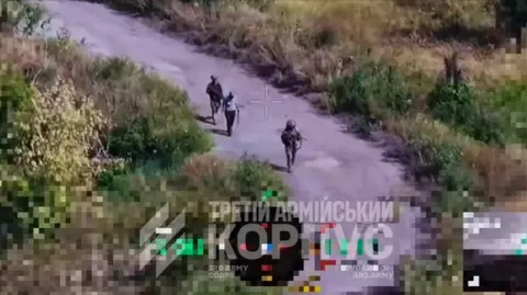 На Лиманському напрямку військові вивезли пенсіонера, у якого відмовили ноги