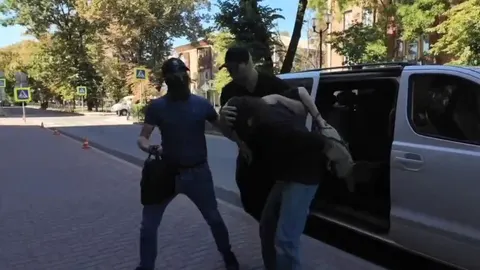 У Керчі затримали 53-річного чоловіка через коментарі в Telegram