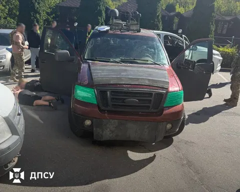 На Харківщині затримали військового, який намагався продати 500 кг тротилу