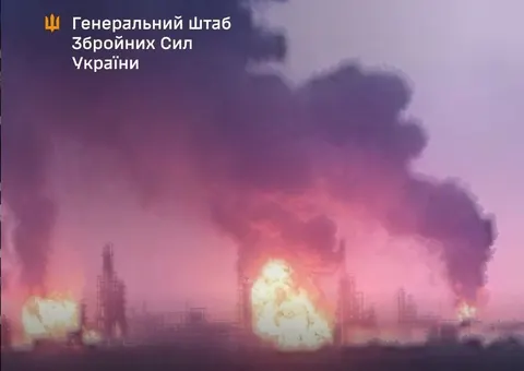 Сили оборони вночі уразили два НПЗ у РФ та пост спостереження на буровій