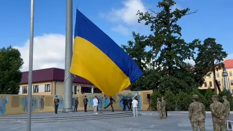 Над Академією сухопутних військ у Львові підняли Державний Прапор