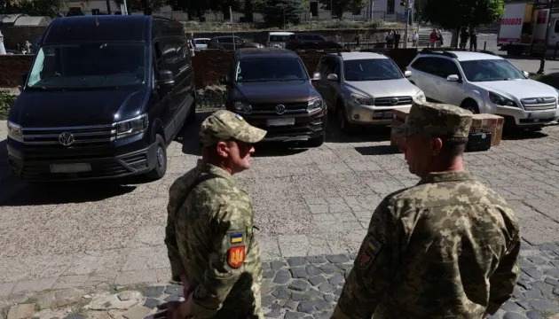 Львів передав військовим техніку на 5,8 млн грн