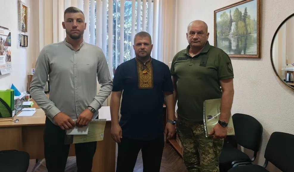 Двоє військових із Рожищенської громади отримали державні нагороди