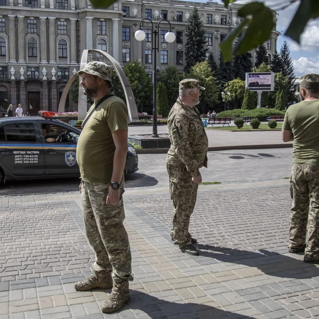 Петиція пропонує відправляти працівників ТЦК без бойового досвіду на фронт