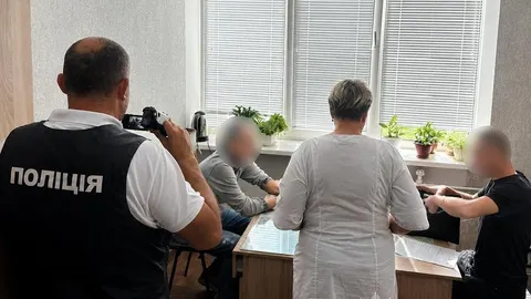 На Сумщині лікарю повідомили про підозру через вимагання грошей у військового