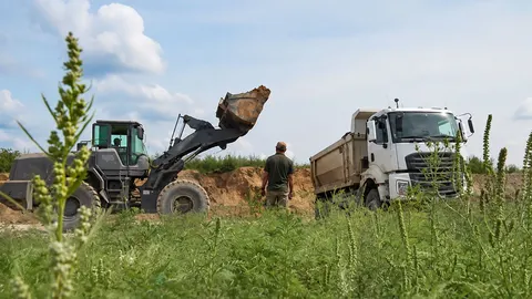 Українські військові створили перший у світі безпілотний Ford Trucks-самоскид