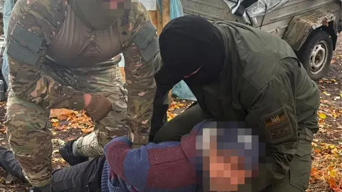 На Харківщині затримали чоловіка, якого підозрюють у коригуванні ударів по артил