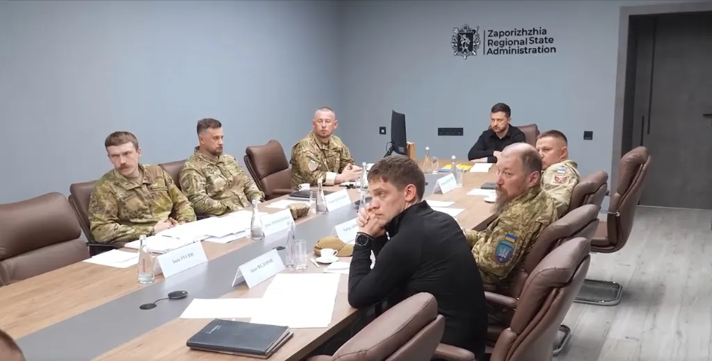 Зеленський провів нараду щодо посилення оборони Донеччини та Запоріжжя