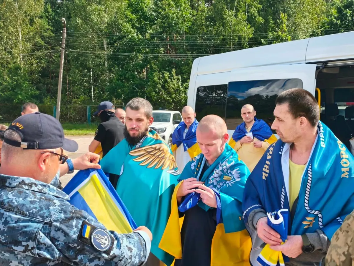 10 військових, яких вважали зниклими безвісти, повернули в Україну