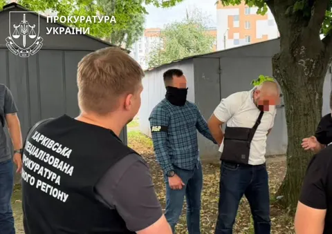 Майора ВСП підозрюють у вимаганні $10 тис. за невидачу військового