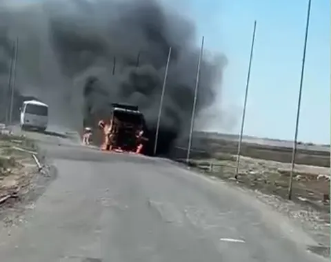 На окупованій Запоріжчині горять військові вантажівки РФ