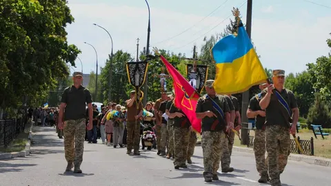 У Нетішині попрощалися з військовим Дмитром Сідлецьким