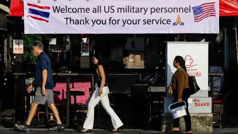 Авіаносець США з 5 тисячами військових прибув до Таїланду після 250 днів у морі