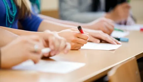 Росія планує ускладнити ЄДІ через брак місць у вишах
