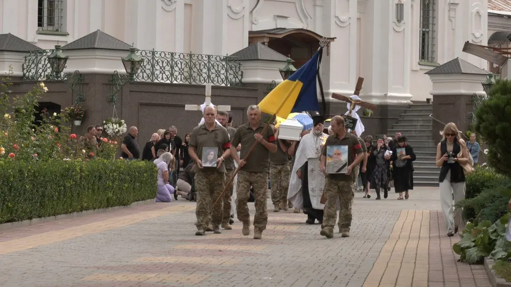 У Луцьку попрощалися з військовими Наталією Кулацькою та Ігорем Тимчуком