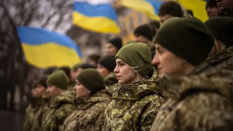 Резніков: жінки мають бути залучені до оборони України