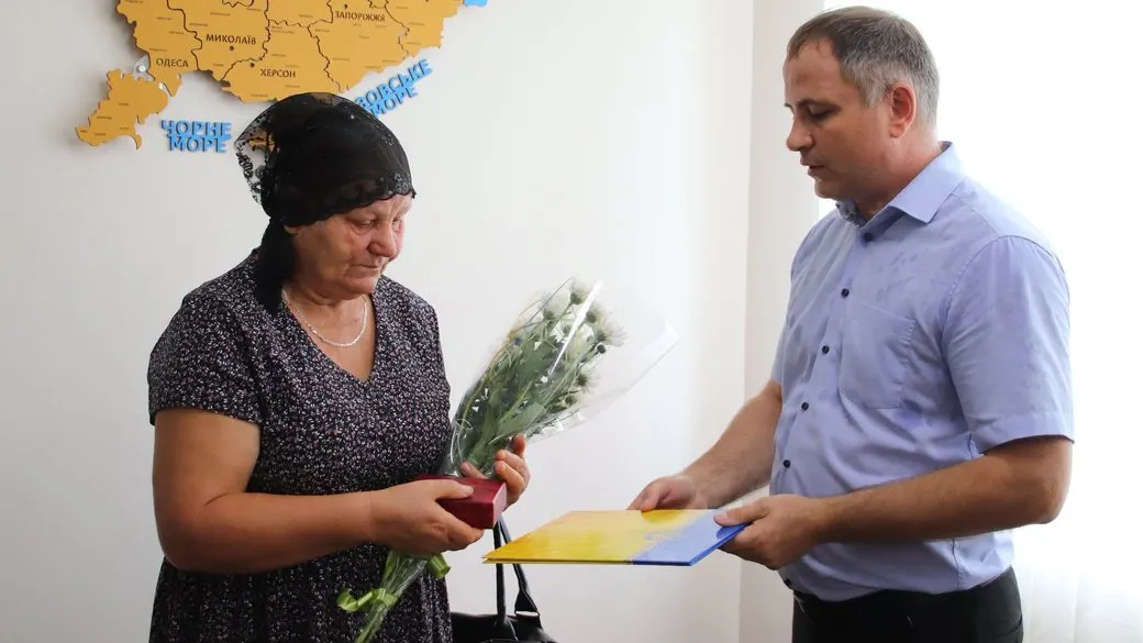 На Одещині родинам двох загиблих воїнів передали посмертні нагороди