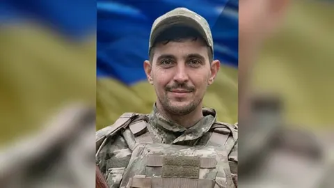 У Чернівцях попрощаються з полеглим бійцем 95-ї бригади Тарасом Скінтеєм