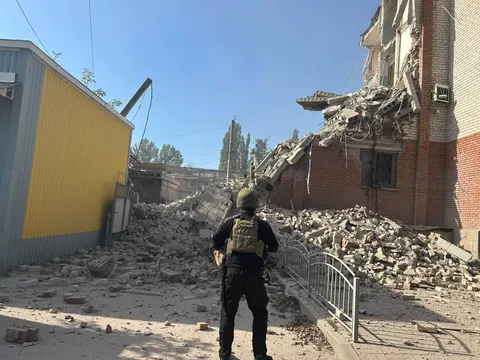 Подвійний удар по Слов'янську: п'ятеро поранених, пошкоджено житло і ринок